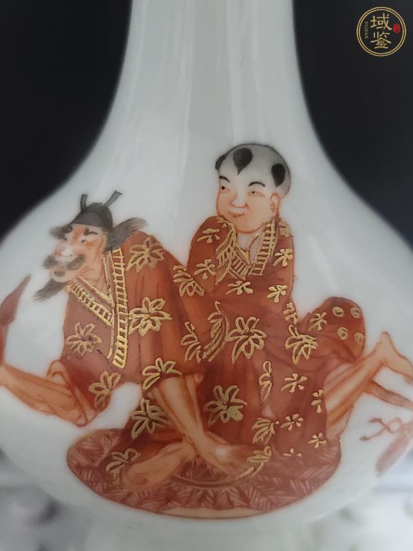 古玩陶瓷人物紋礬紅瓶真品鑒賞圖