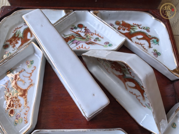 古玩粉彩描金龍鳳紋九子盤真品鑒賞圖