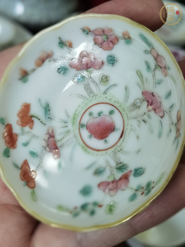 古玩陶瓷粉彩盤真品鑒賞圖