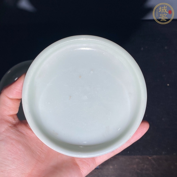 古玩陶瓷日本明治青白釉盤真品鑒賞圖