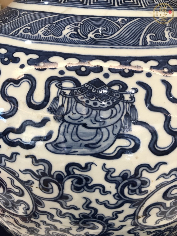 古玩陶瓷清光緒青花纏枝花卉八吉祥紋鋪首尊真品鑒賞圖