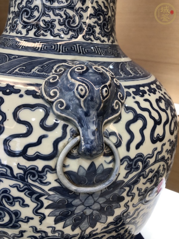 古玩陶瓷清光緒青花纏枝花卉八吉祥紋鋪首尊真品鑒賞圖