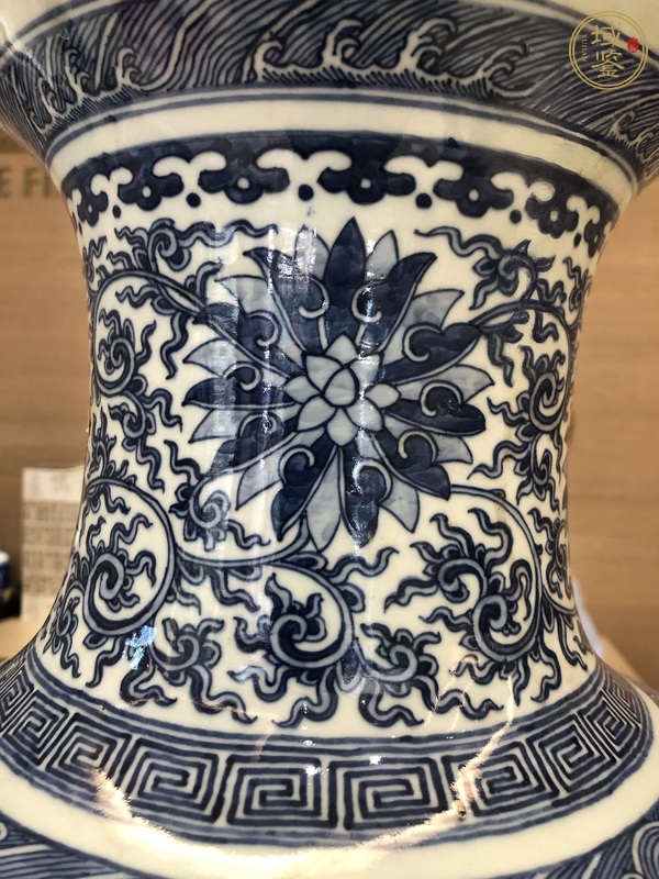 古玩陶瓷清光緒青花纏枝花卉八吉祥紋鋪首尊真品鑒賞圖
