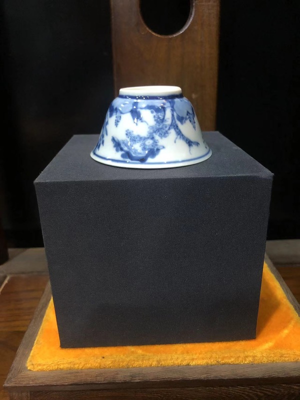古玩陶瓷（精品品茗杯）清·康熙·訪友圖·青花品茗杯拍賣，當(dāng)前價(jià)格948元