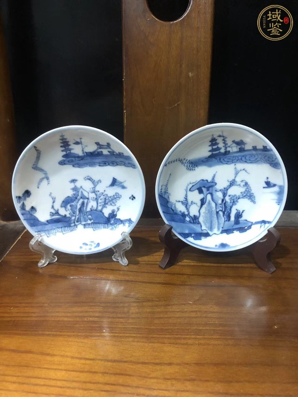 古玩陶瓷山水紋青花盤真品鑒賞圖