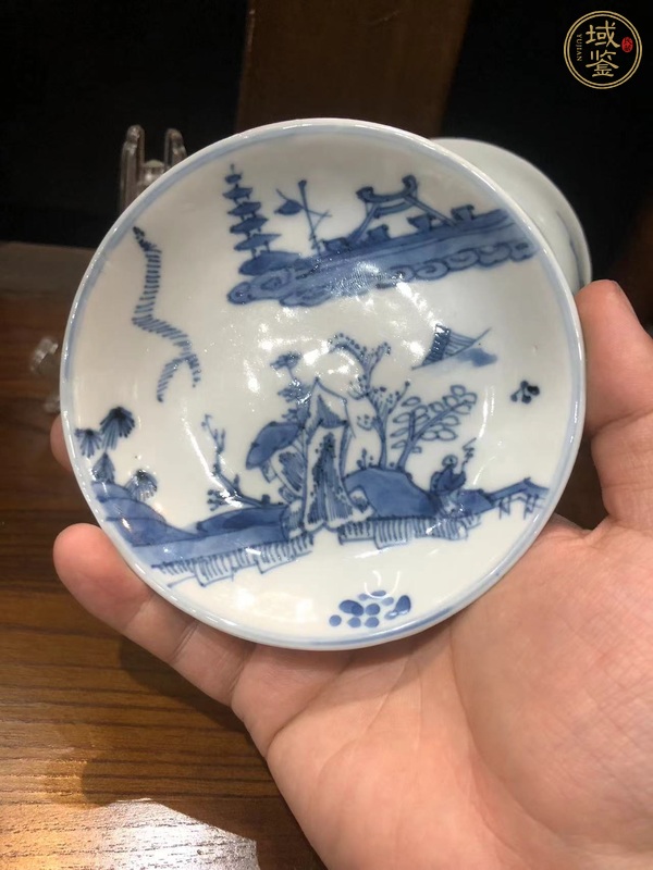 古玩陶瓷山水紋青花盤真品鑒賞圖