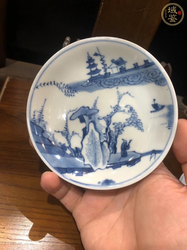 古玩陶瓷山水紋青花盤真品鑒賞圖