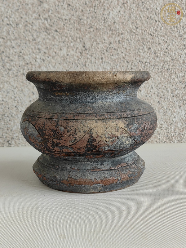 古玩刻花渣斗真品鑒賞圖