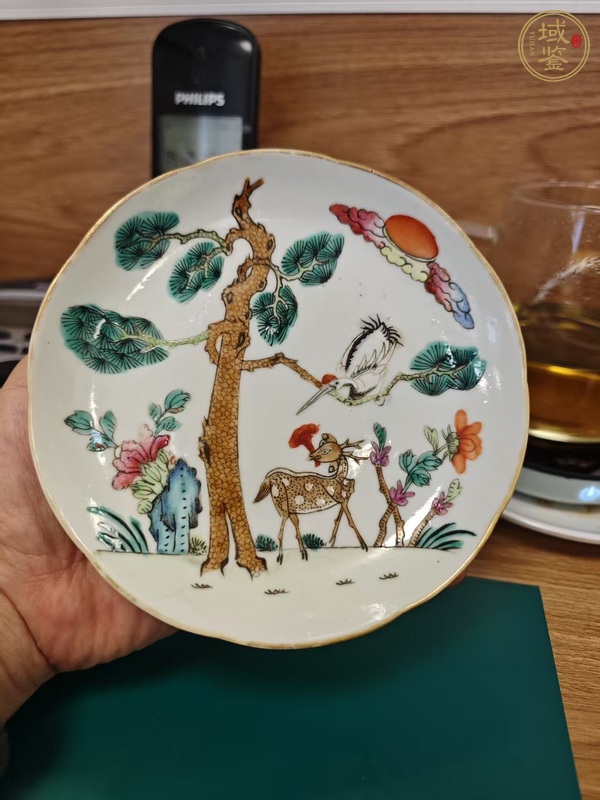 古玩陶瓷鶴鹿同春粉彩盤真品鑒賞圖