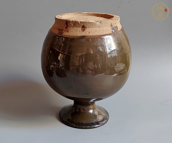 古玩陶瓷紫金釉撇口瓶真品鑒賞圖