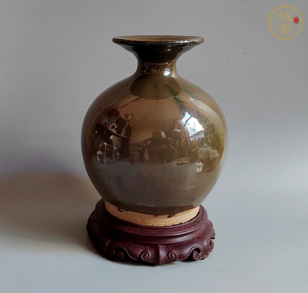 古玩陶瓷紫金釉撇口瓶真品鑒賞圖