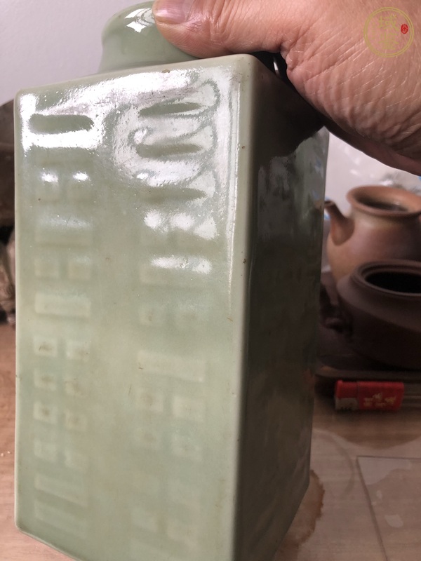 古玩陶瓷青釉八卦琮式瓶真品鑒賞圖