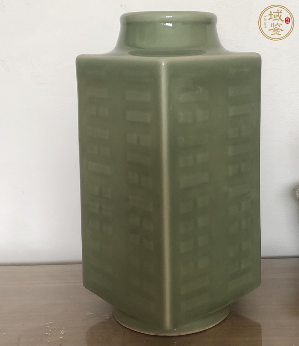 古玩青釉八卦琮式瓶真品鑒賞圖