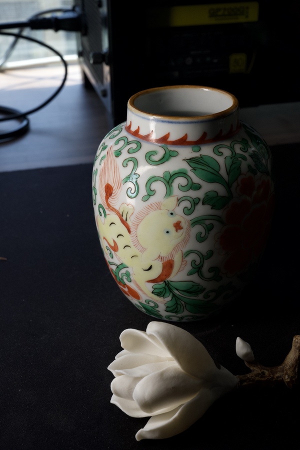 古玩轉(zhuǎn)賣青花五彩罐拍賣，當(dāng)前價(jià)格355元