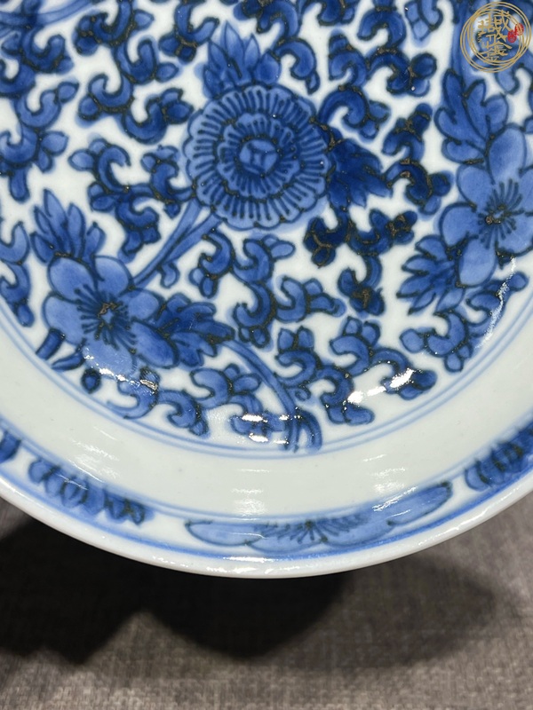 古玩陶瓷花卉紋青花盤(pán)真品鑒賞圖