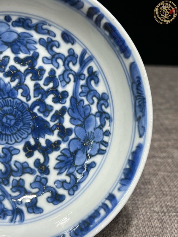 古玩陶瓷花卉紋青花盤(pán)真品鑒賞圖