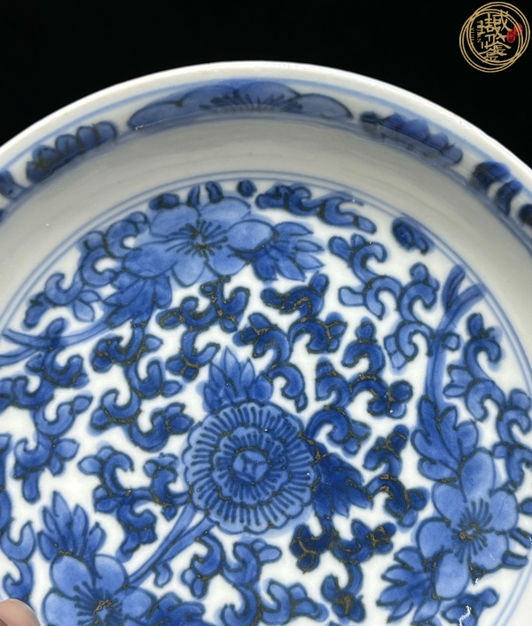 古玩陶瓷花卉紋青花盤(pán)真品鑒賞圖