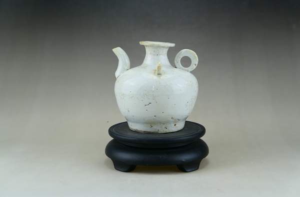 古玩陶瓷明晚期.青白釉三系執(zhí)壺拍賣，當(dāng)前價格165元