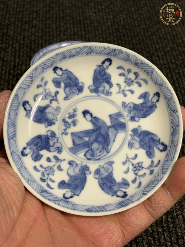 古玩陶瓷青花仕女人物紋杯碟真品鑒賞圖