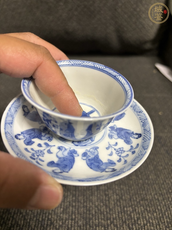 古玩陶瓷青花仕女人物紋杯碟真品鑒賞圖