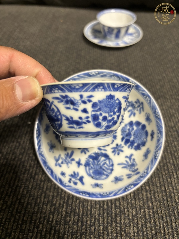 古玩陶瓷青花折枝花卉紋杯碟真品鑒賞圖