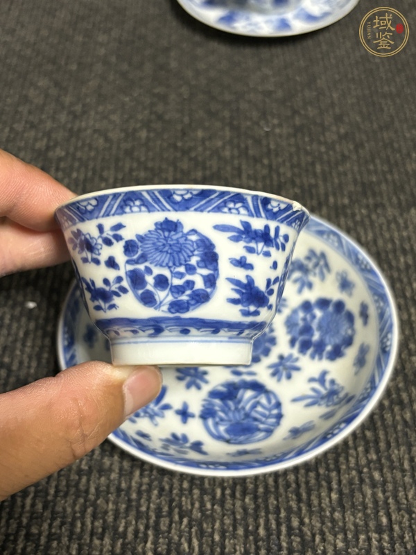 古玩陶瓷青花折枝花卉紋杯碟真品鑒賞圖