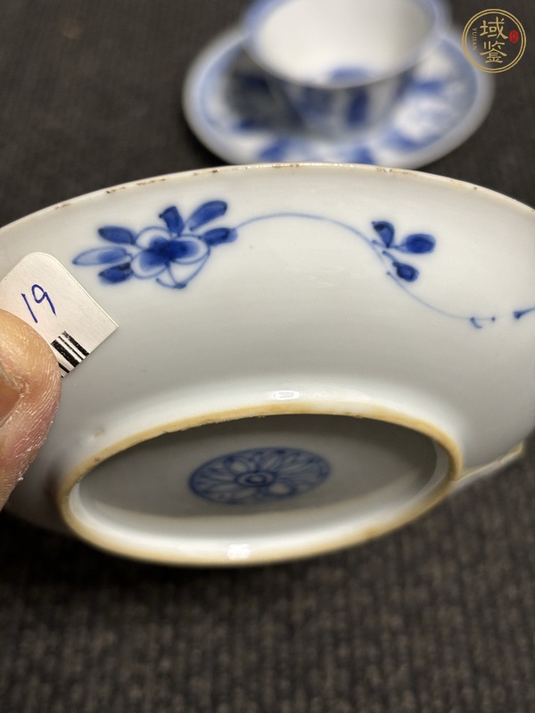 古玩陶瓷青花折枝花卉紋杯碟真品鑒賞圖