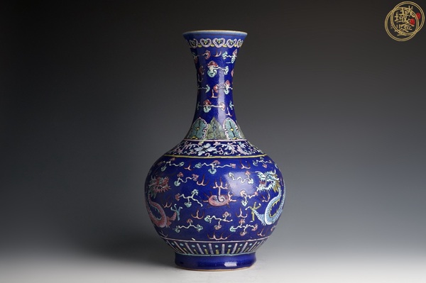 古玩藍(lán)釉粉彩龍紋賞瓶真品鑒賞圖