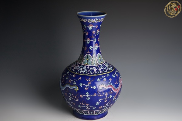 古玩陶瓷藍(lán)釉粉彩龍紋賞瓶真品鑒賞圖
