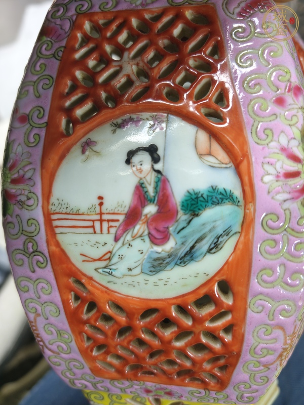古玩陶瓷建國后粉彩燈罩真品鑒賞圖