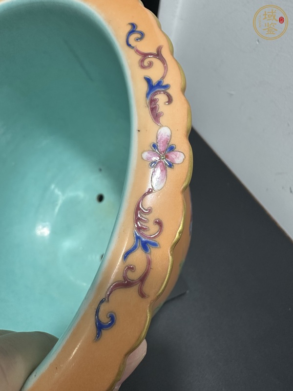 古玩陶瓷琺瑯彩花卉詩文花口花盆真品鑒賞圖