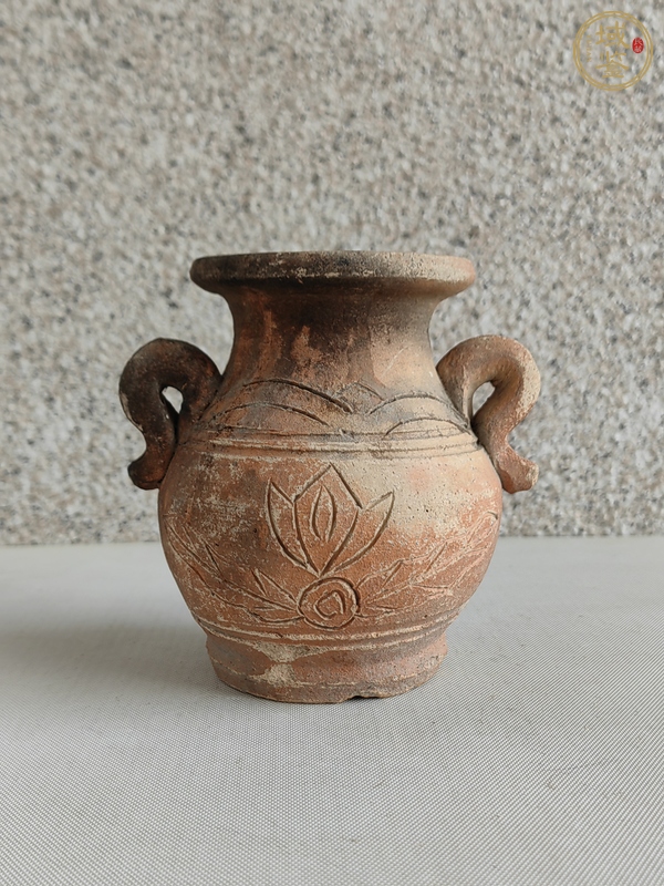 古玩刻花雙耳瓶真品鑒賞圖
