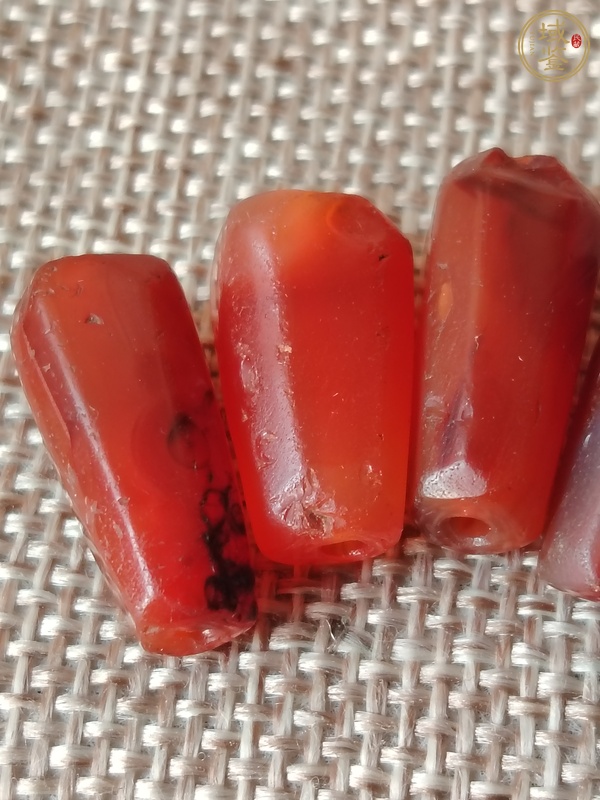 古玩玉器紅瑪瑙多棱珠真品鑒賞圖