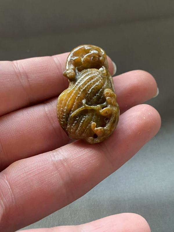 古玩轉(zhuǎn)賣（粉絲福利）幾十年翡翠雕“多子多?！睊旒馁u，當(dāng)前價(jià)格388元