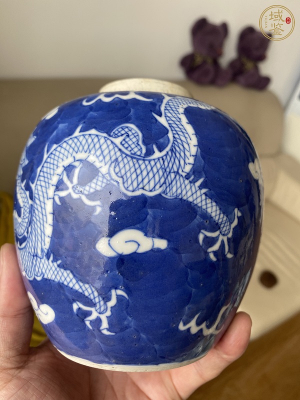 古玩陶瓷晚清青花留白云龍紋罐真品鑒賞圖