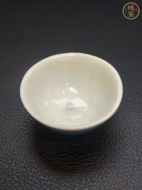 古玩陶瓷清代時期霽藍釉杯真品鑒賞圖