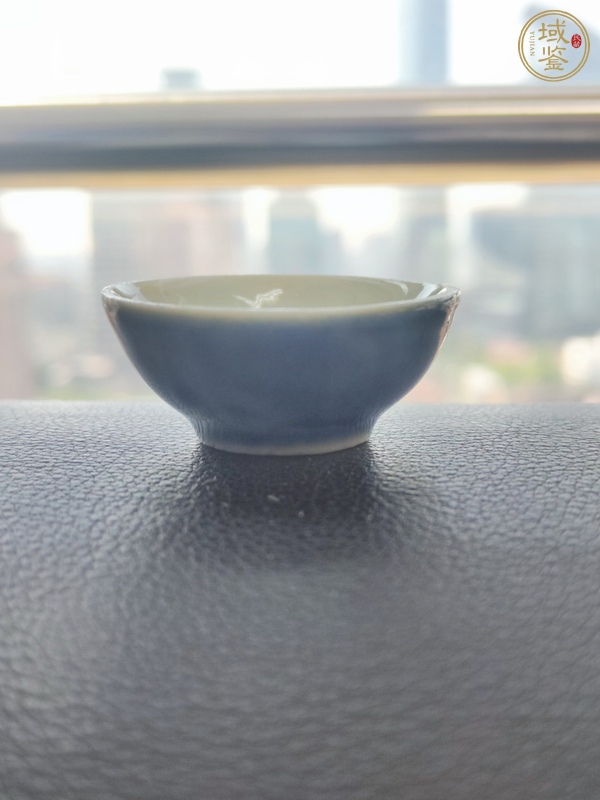 古玩陶瓷清代時期霽藍釉杯真品鑒賞圖