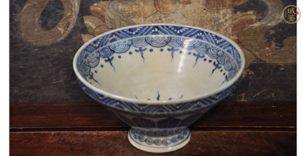 古玩陶瓷青花雞心碗真品鑒賞圖