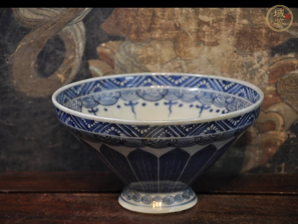 古玩陶瓷青花雞心碗真品鑒賞圖