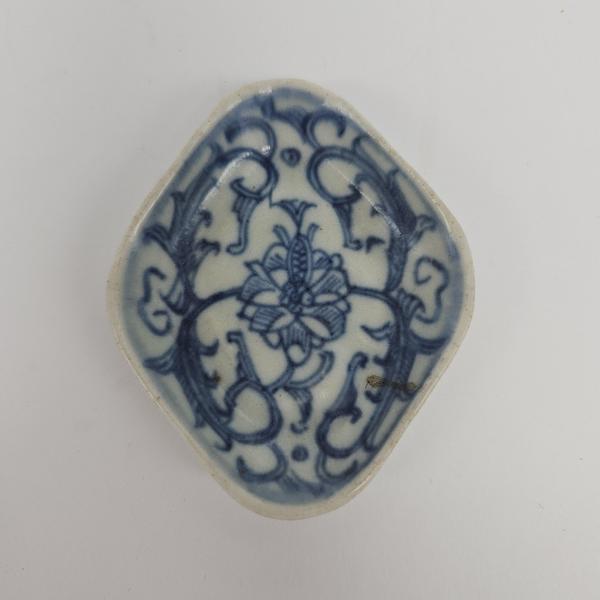 古玩陶瓷青花盤(pán)拍賣(mài)，當(dāng)前價(jià)格1600元