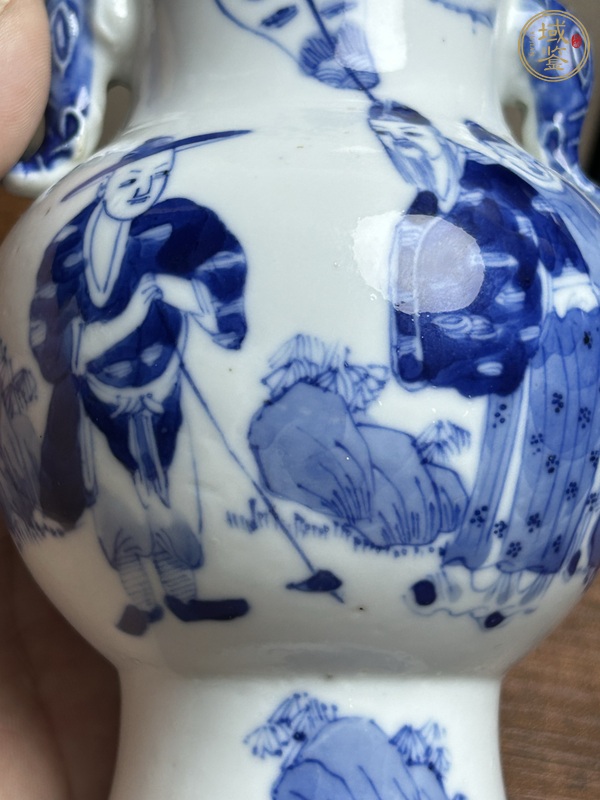 古玩陶瓷清晚·青花人物故事紋象耳瓶 真品鑒賞圖