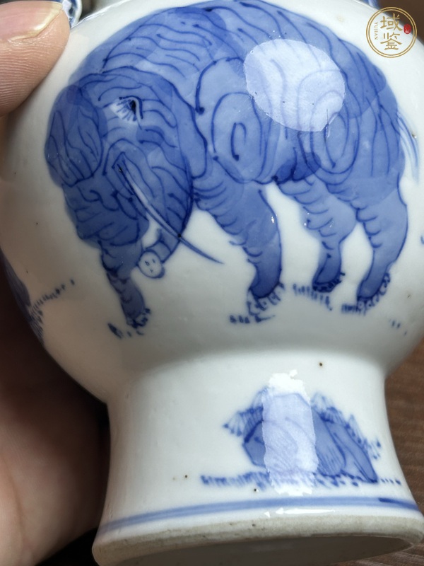 古玩陶瓷清晚·青花人物故事紋象耳瓶 真品鑒賞圖