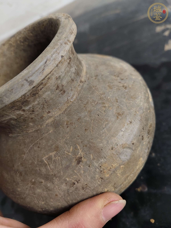古玩陶瓷漢代陶罐真品鑒賞圖