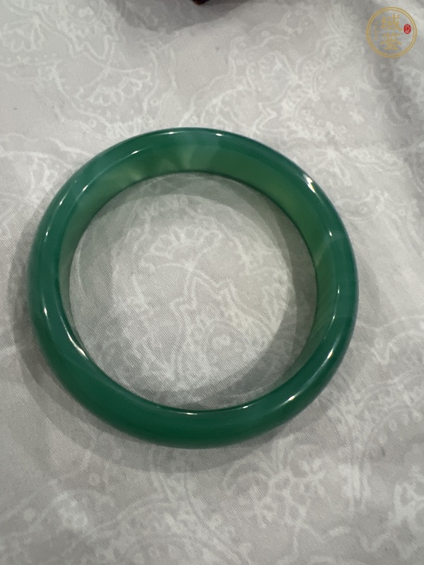 古玩玉器綠玉髓手鐲真品鑒賞圖