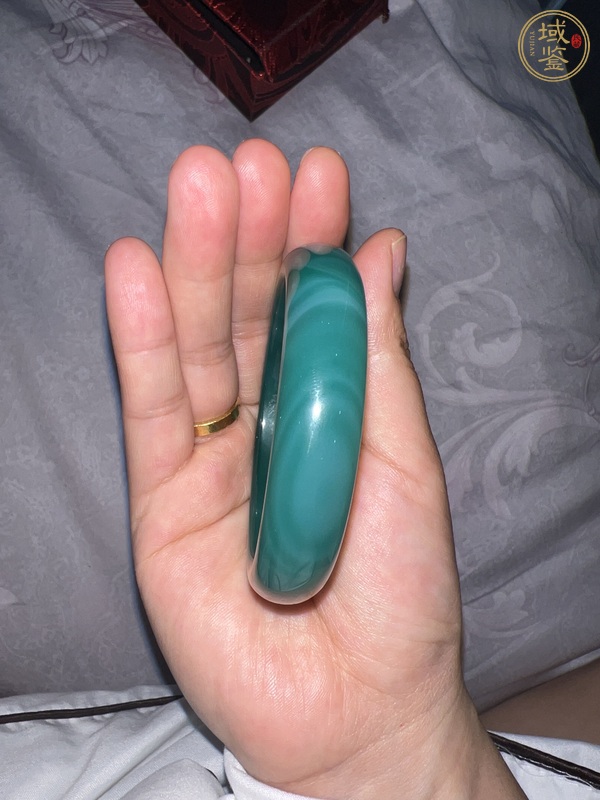 古玩玉器綠玉髓手鐲真品鑒賞圖