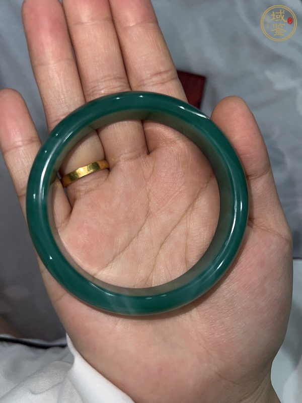 古玩玉器綠玉髓手鐲真品鑒賞圖