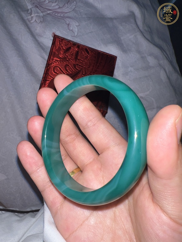 古玩玉器綠玉髓手鐲真品鑒賞圖