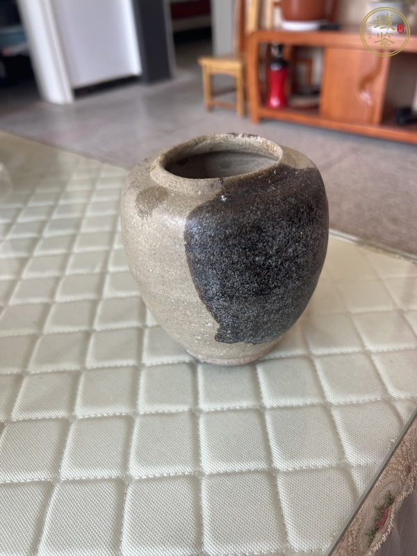 古玩陶瓷青釉褐彩罐真品鑒賞圖