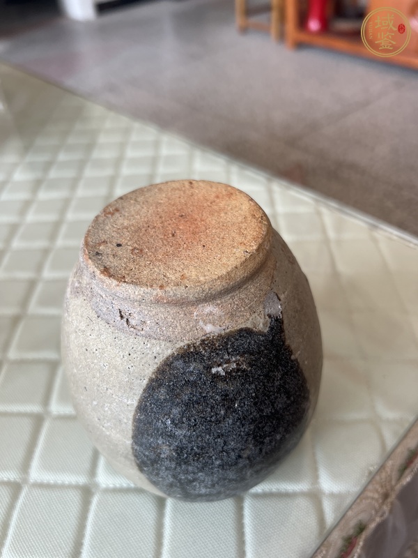 古玩陶瓷青釉褐彩罐真品鑒賞圖