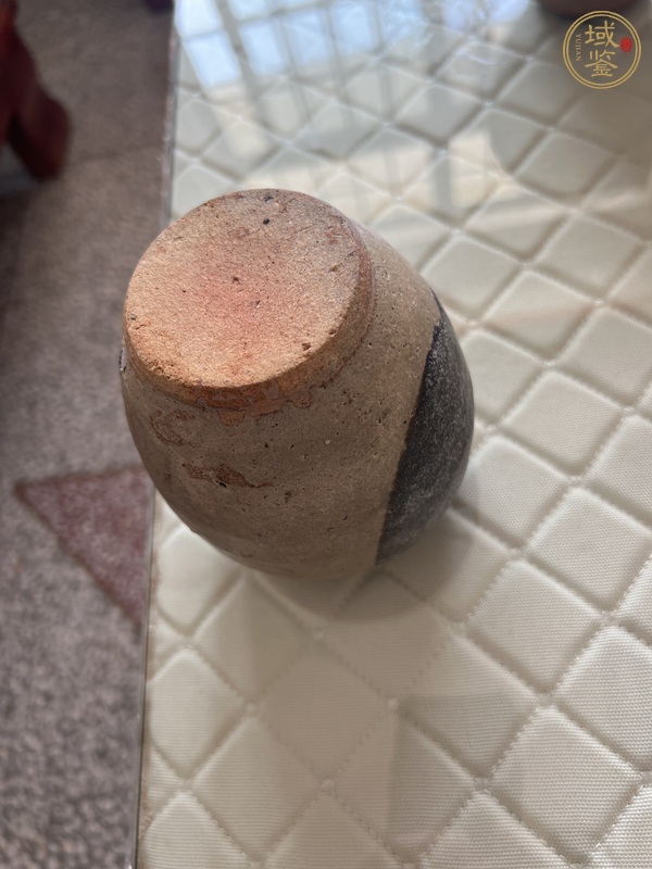 古玩陶瓷青釉褐彩罐真品鑒賞圖